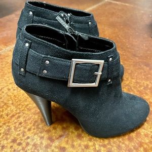 Michael Antonio Black Zippered Ankle Boots - Size 8M - Never Worn, Like New